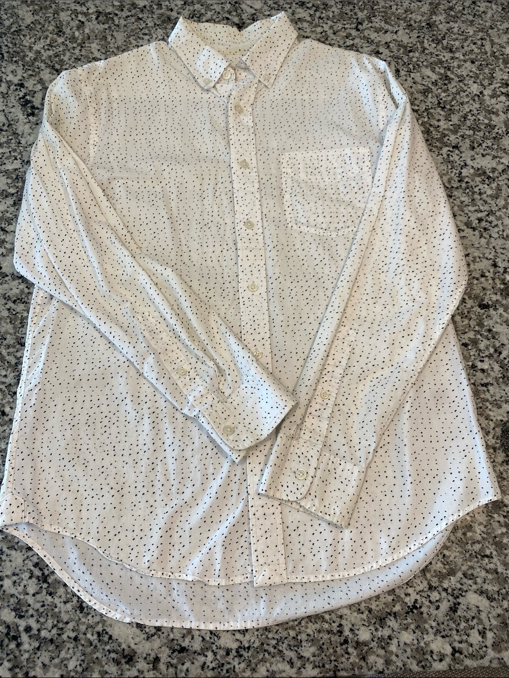 Men's White Button-Down Shirt with Subtle Black Dot Print Club Monaco Medium